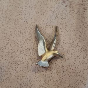 Seagull brooch